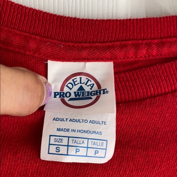 Walgreens “Everyday Hero” Red Nose Day Tshirt - Picture 3 of 8